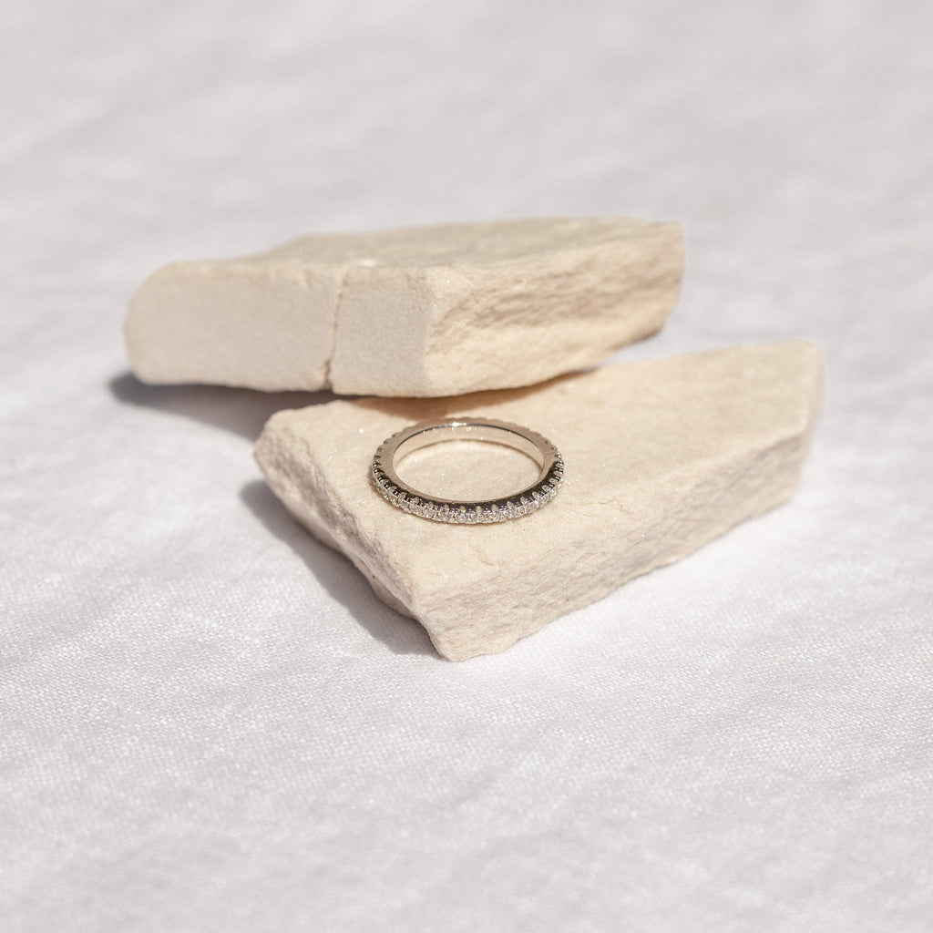 ring on stones