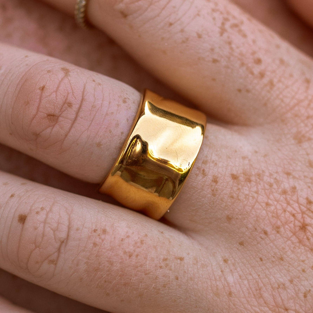  gold-plated stainless steel ring with a geometric design