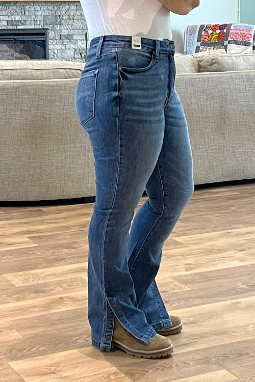 side view of boutique judy blue side cut boot jeans