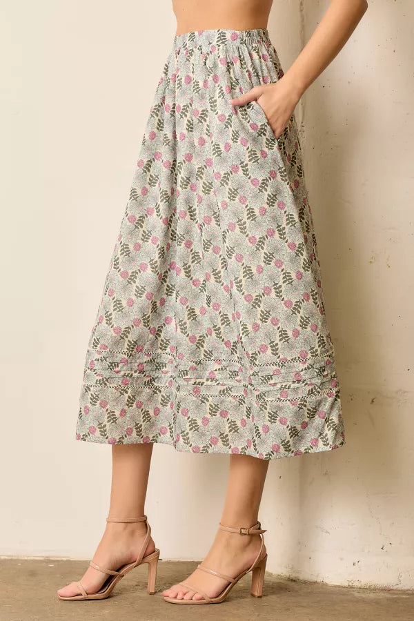 side view of maxi skirt with pockets
